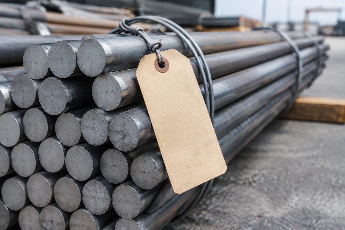 A blank tag wired around a bundle of sawn steel round bars